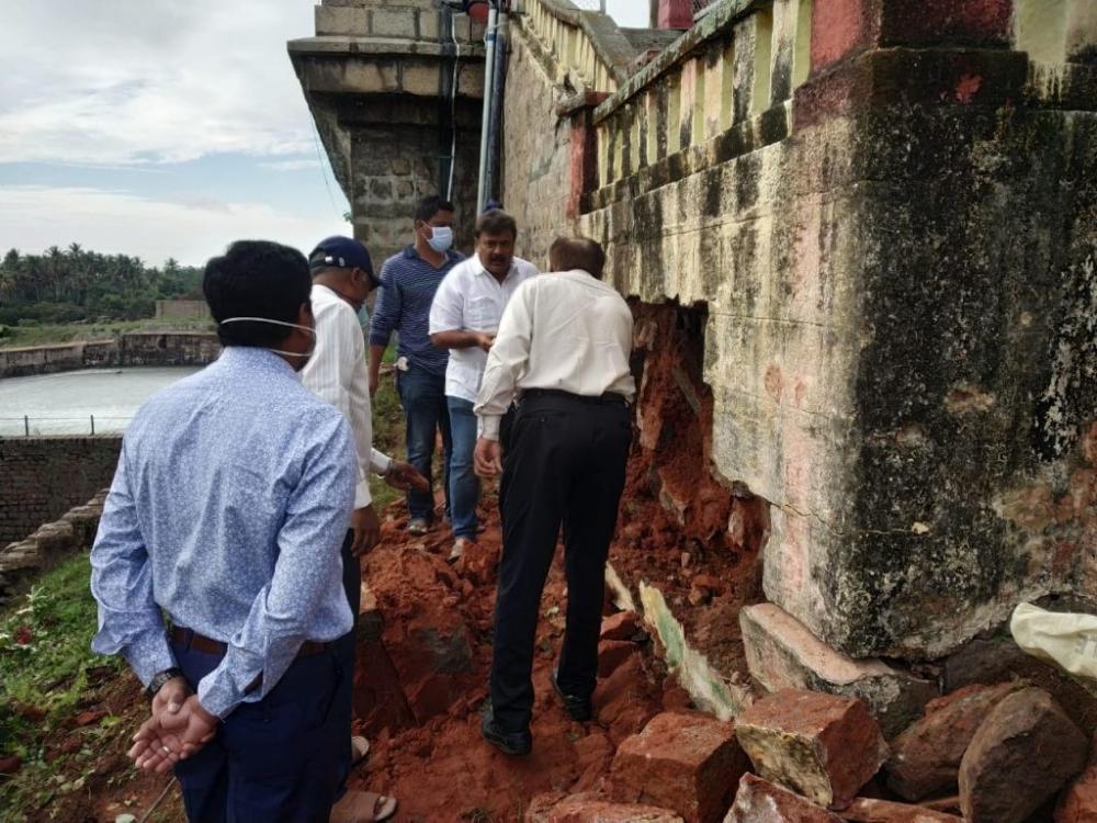 The Weekend Leader - Portion of Brindvan Garden wall collapses, triggers panic near KRS dam